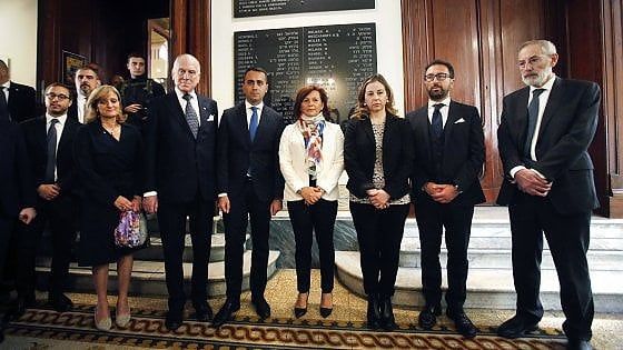 Il 25 aprile dei 5S: omaggi alla Liberazione e attacchi a Salvini. Di Maio: "Inutile Corleone se c'è ombra della mafia"