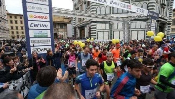 Torna la Firenze Marathon: in 4500 alla partenza