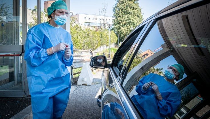 Covid, così il governo rischia  di far cadere la fiducia nei vaccini