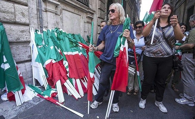 Via del Plebiscito, decadenza e sit insi teme un altro giorno di caos