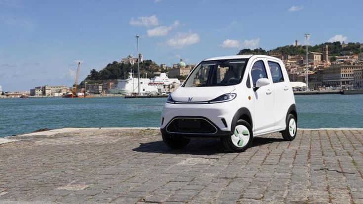 Jinpeng XY, l’anti traffico: su strada con il quadriciclo elettrico a 4 posti e 5 porte con aria condizionata