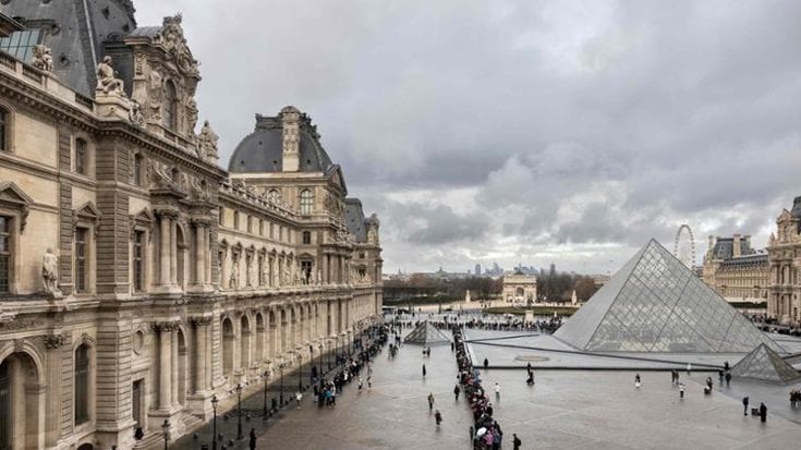 Furti, allagamenti e caro-ticket: non c’è pace per il Louvre. “Da lunedì sciopero a oltranza”