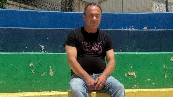 Riace, Lucano resta sindaco: il consiglio comunale respinge la richiesta di decadenza