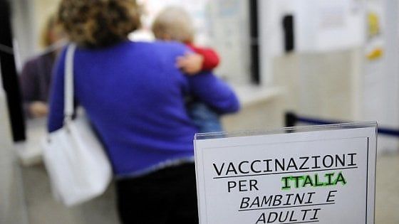 Vaccini obbligatori all'asilo in Emilia Romagna, via libera dei pediatri