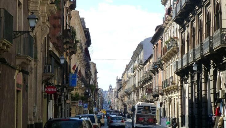 Nigeriano gambizzato a Catania: probabile lite per futili motivi