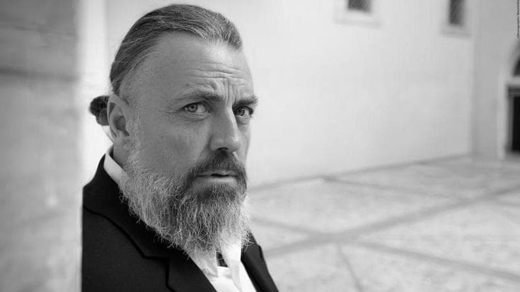 Mirko Frezza: “Per me il cinema ha fatto più delle istituzioni. Mia moglie mi ha salvato dal ghetto”
