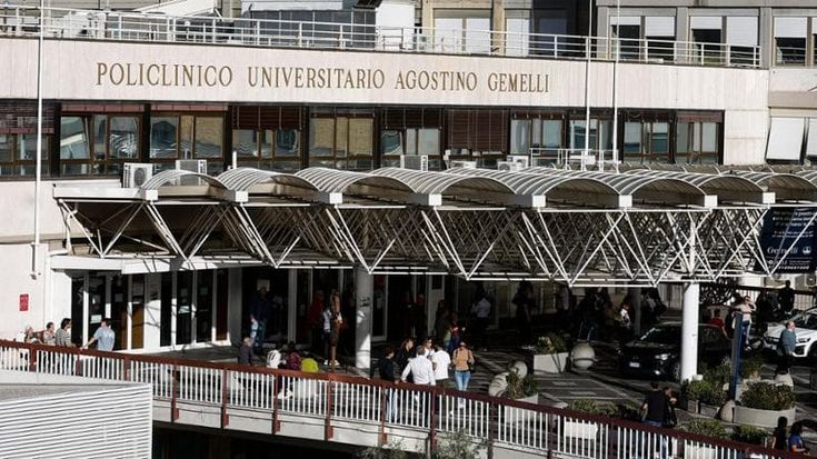 Per il Papa una tecnica poco invasiva con un robot o una sonda “Un’ora e mezza sotto i ferri”
