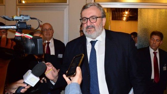 Il Csm processa Michele Emiliano: "E' iscritto al Pd nonostante sia ancora un magistrato"