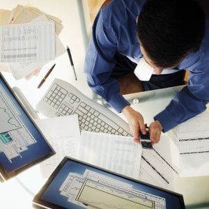 Pazientare, confrontare, comprare fuori stagione: cinque consigli per gli acquisti online ai tempi del coronavirus