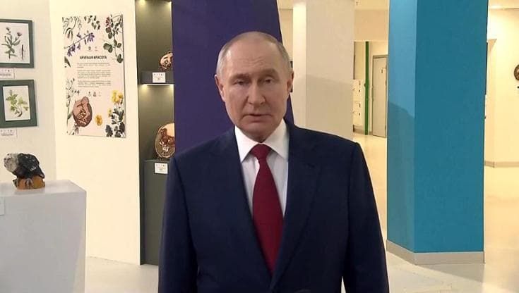 Putin: "Con Trump telefonata franca e costruttiva. Servono compromessi"