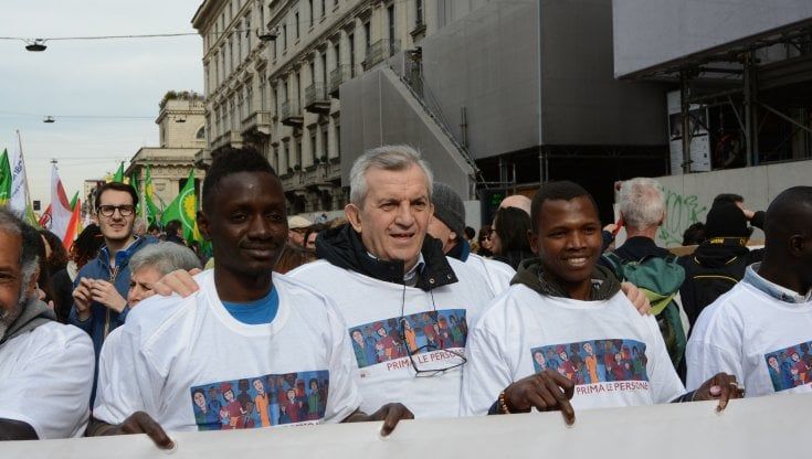 Don Virginio Colmegna: "Io, prete felice, cerco Dio in mezzo ai poveri"