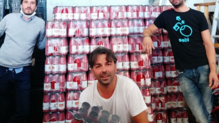 La salsa del riscatto. Nel Tavoliere del caporalato la passata di pomodoro di migranti e detenuti nei terreni tolti ai clan