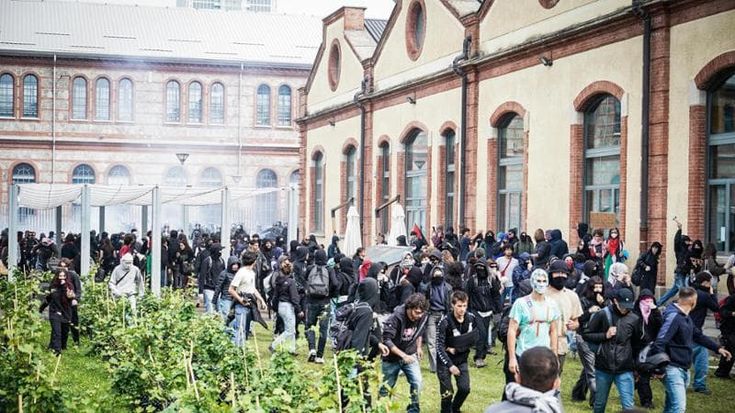 Assalti ai cortei Pro Pal, 5 ai domiciliari. La giudice: “La violenza non è diritto di critica”