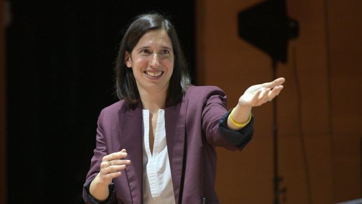 Sondaggi politici, il Pd continua a crescere: 10 punti di distanza con FdI. Scende il M5S