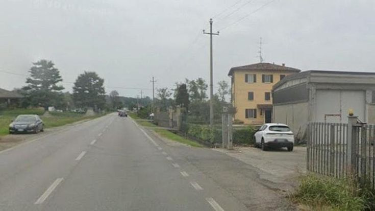 Castenedolo, travolto da un'auto mentre attraversa la strada: morto a 82 anni Giovanni Serena
