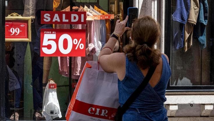 Saldi, in Liguria al via il 4 luglio: sono i più corti d’Italia