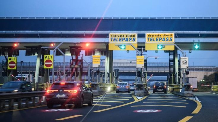 Autostrade, addio a sbarre e caselli ma multe salate per chi non paga o non ha un telepass