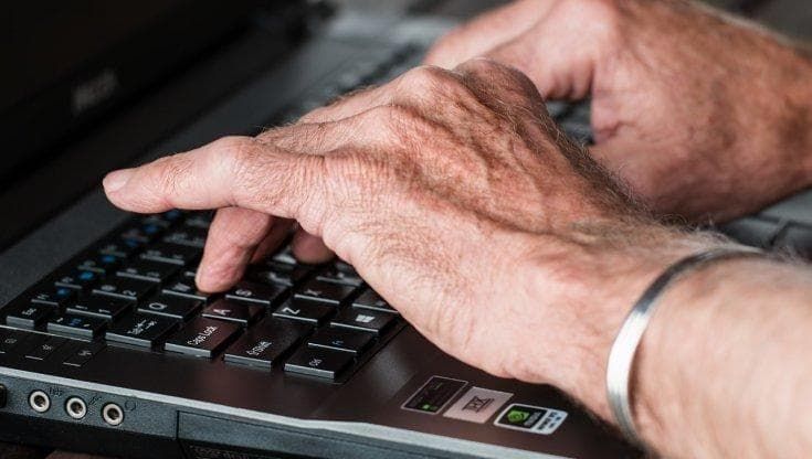 La società che teme il silenzio