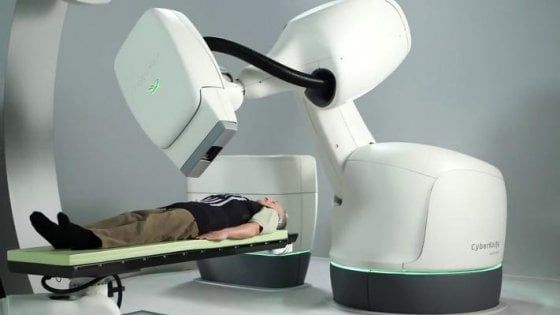 Tumore alla prostata, il robot cura senza incisioni 