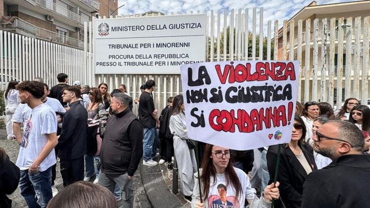 Ucciso per un pestone. L’imputato: “Ho sbagliato”. La madre di Santo Romano: “Nessun perdono”