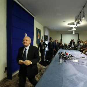 Processo De Luca, Sinistra italiana attacca il giudice