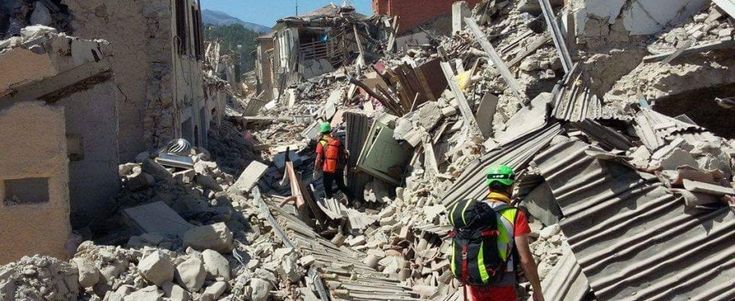 Pompieri, alpini, Protezione civile: l'Emilia-Romagna in soccorso dei paesi colpiti dal sisma in Centro Italia
