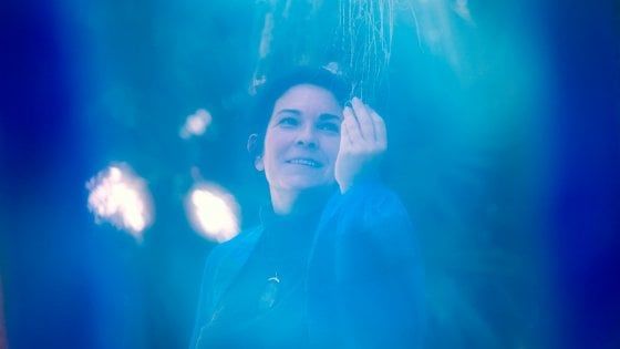 Bettina Buttgen, l’artista che traduce nei tessuti la bellezza di Ischia