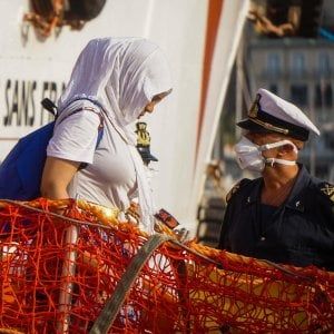 Migranti: i 13 impegni del Viminale per le Ong