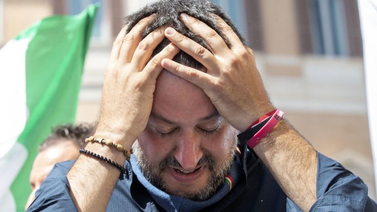 La Lega corteggia tre senatori grillini per il ribaltone