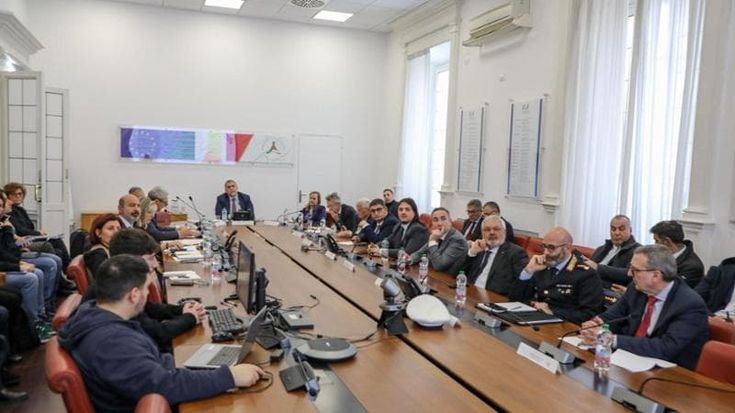 Campi Flegrei l’allerta resta Gialla. Giuli: “Piano per proteggere l’arte”