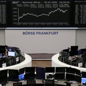 Le Borse scommettono sulla ripartenza: forti rialzi.  Btp Futura oltre 2,3 miliardi nel primo giorno di collocamento