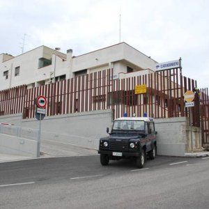 Noci, rubano in una scuola: tra loro anche uno sudente dell'istituto. Denunciati
