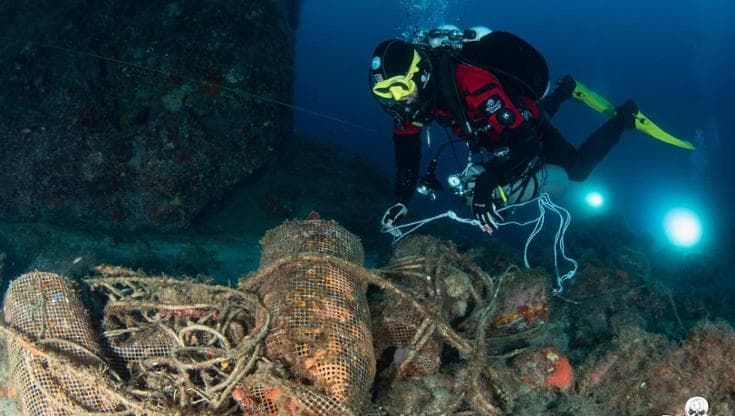 Miseno, recuperate 80 nasse abbandonate e una rete fantasma di 70 metri