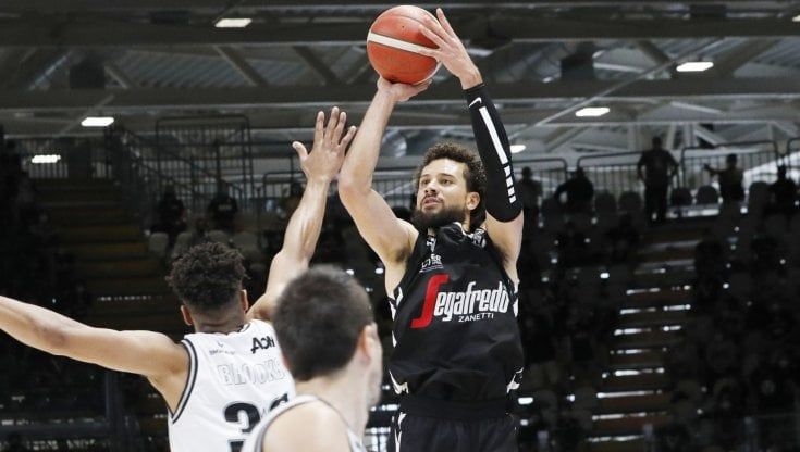 Basket, Olimpia-Virtus: il derby d'Italia a ranghi ridotti