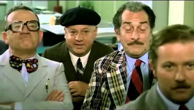 Non solo cattivi odori: dalle telefonate ad alta voce alle pacche sulle spalle, quando il collega è molesto