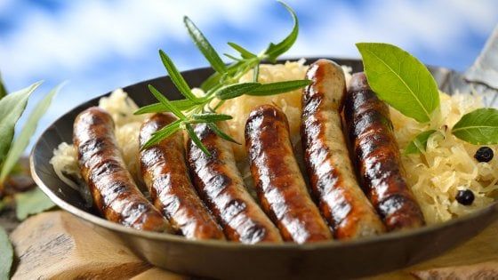 "Niente würstel nei menu ufficiali": la ministra irrita i tedeschi