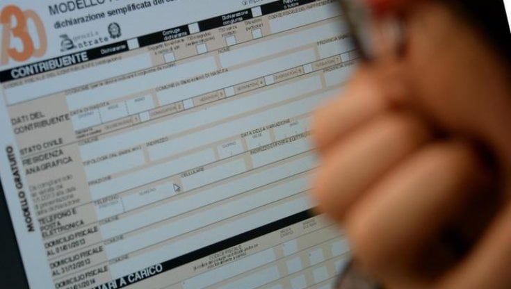Fisco, l'allarme di Federcontribuenti: "13 milioni di cartelle in arrivo tra fine 2022 e inizio 2023"