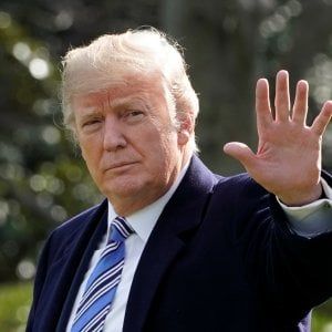 Usa-Messico, Trump: "Subito il via ai lavori per il muro"