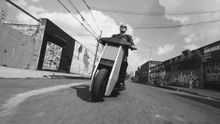 P1, lo scooter elettrico che viene da Brooklyn ispirato alla Tesla Cybertruck