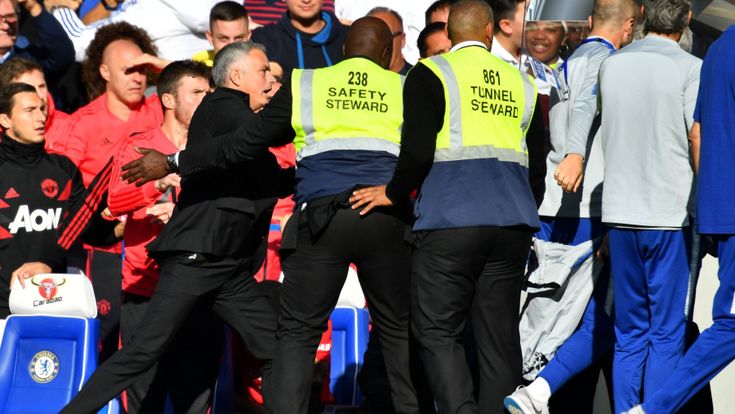 Lo strano caso di Mourinho, da Special One a bersaglio mobile