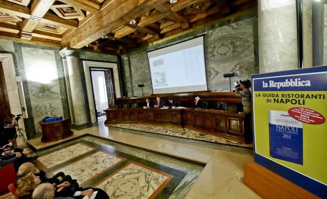 Folla alla presentazione<br />della Guida di Repubblica