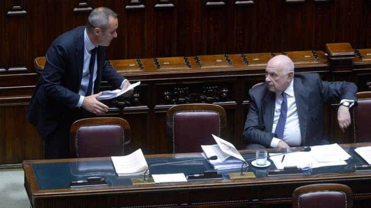 Nuova stretta sul bavaglio alla stampa: “Multe più salate a editori e cronisti”