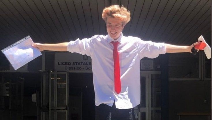 Roma, travolto e ucciso a 18 anni. L'amico superstite: "L'ho visto volare"