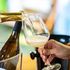 La battaglia dei puristi contro il business del vino dealcolato: “È solo succo d’uva”