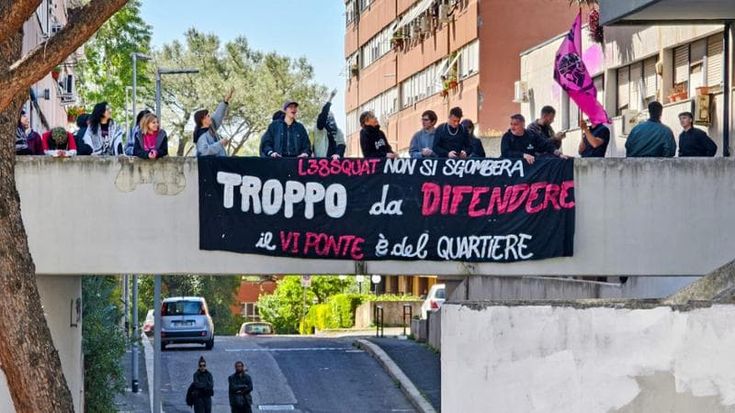 Laurentino 38, sgomberato il centro sociale L38squat: blitz all’alba della polizia