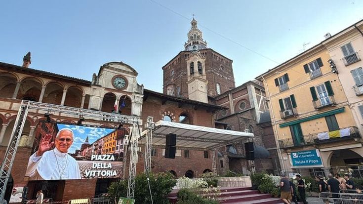 Papa Leone XIV oggi a Pavia e Sant’Angelo Lodigiano: tra zone rosse e afa l’abbraccio dei 40mila
