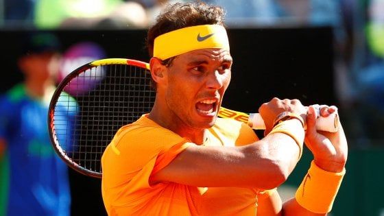 Tennis, Roma: Djokovic si arrende, Nadal in finale dopo 4 anni. Affronterà Zverev