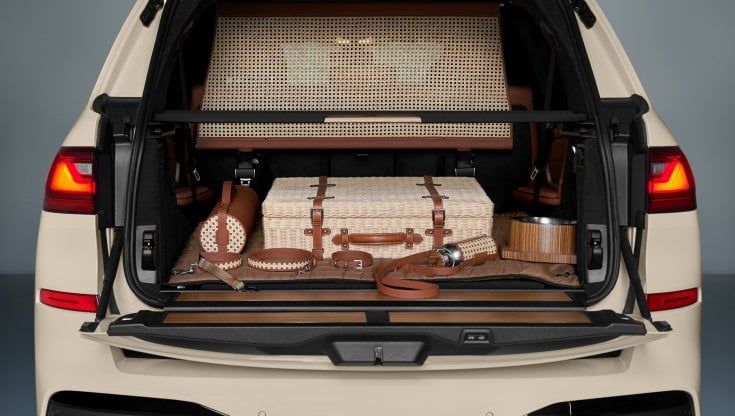 Bmw X7, la macchina che ama il cane