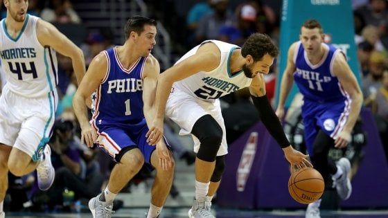 Basket, Nba: Belinelli e Charlotte calano il tris, Oklahoma non si ferma