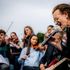U2, la nuova era riparte dalle origini: il live tra i ragazzi della scuola dove tutto ebbe inizio
